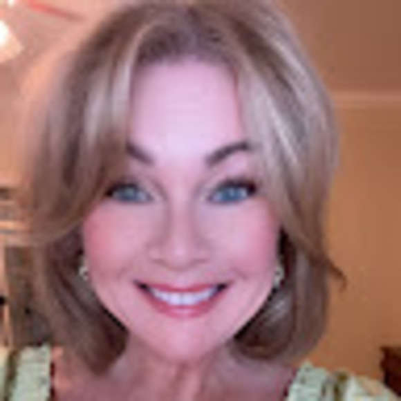 Meet your Posher, Shellie - Picture 1 of 1